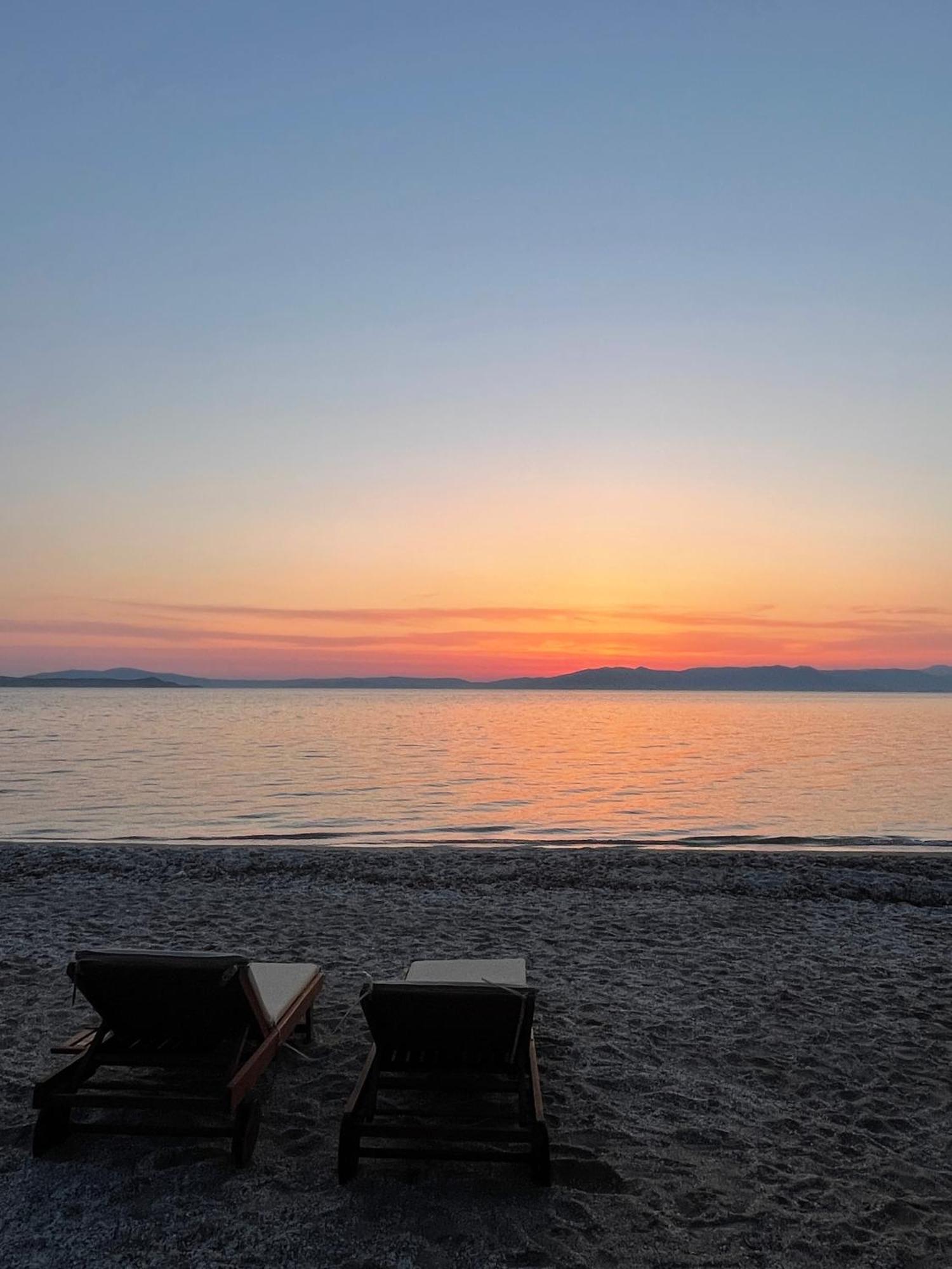 Tiki Beach Studios Nea Makri Exterior photo